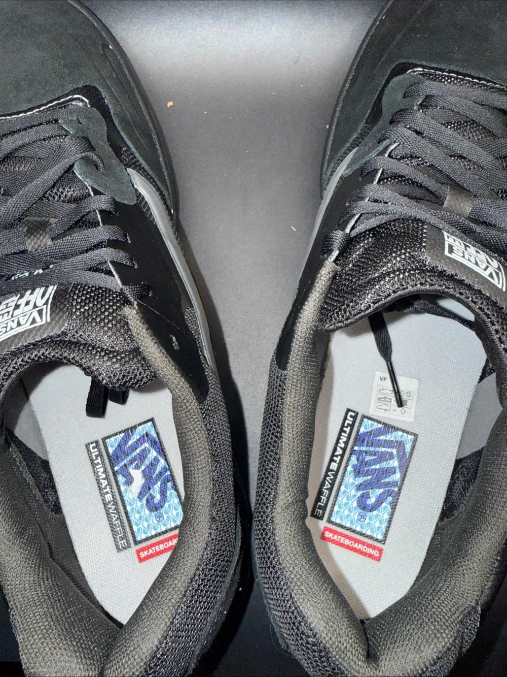Size 11 - Vans Ave 2.0 Black Metallic, VN000DA1B5T, Clean, No Box, Great Cond